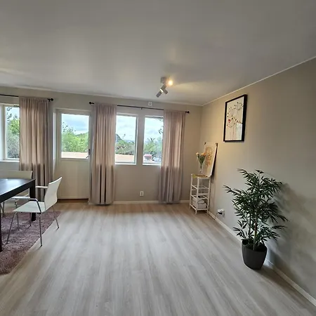 Apartman 6-bedroom With Scenic Views