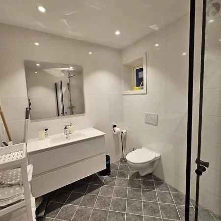 6-bedroom With Scenic Views Apartman *
