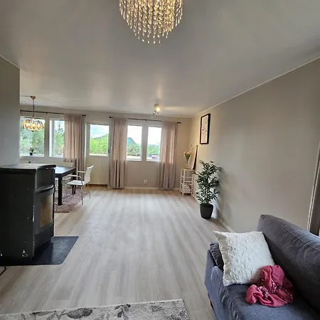 6-bedroom With Scenic Views Lejlighed *